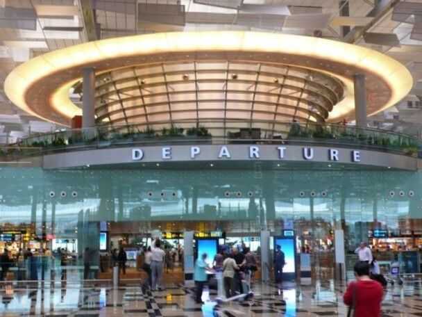 中國一女子在新加坡機場鬧事，被判24天